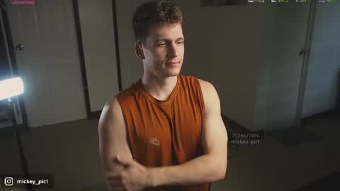 Snapshot of mickey_pict chatting on June 2026 02:03:01 AM Mickey online show from June 2026 02:03:01 AM