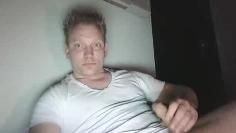 Snapshot of mickkxl chatting on January 2025 04:55:02 PM mickkxl online show from January 2025 04:55:02 PM