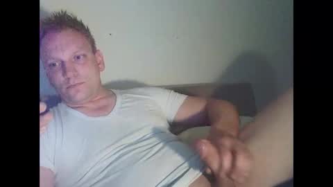 Snapshot of mickkxl chatting on February 2026 12:09:02 PM mickkxl online show from February 2026 12:09:02 PM