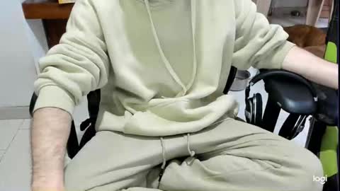 microfama00 online show from April 2026 07:22:01 AM