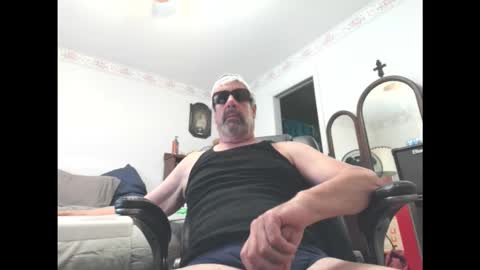 Snapshot of midlife_nowife321 chatting on November 2025 05:40:02 PM midlife_nowife321 online show from November 2025 05:40:02 PM