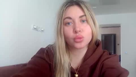 Snapshot of midnight_lace1 chatting on February 2026 07:50:01 AM Midnight lace1 online show from February 2026 07:50:01 AM