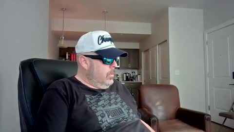 midnightmoonlight777 online show from April 2026 05:25:01 PM