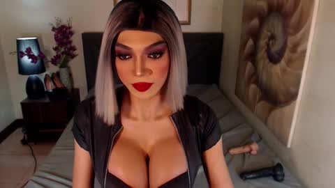 Snapshot of midnightscentxx chatting on January 2025 06:58:02 AM KATE online show from January 2025 06:58:02 AM