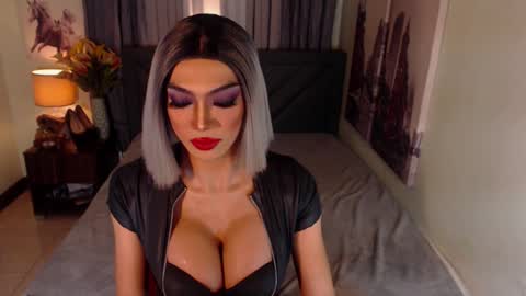 Snapshot of midnightscentxx chatting on January 2025 06:17:01 AM KATE online show from January 2025 06:17:01 AM