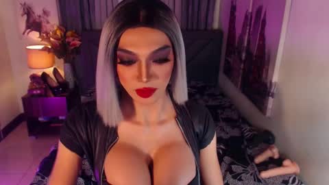 Snapshot of midnightscentxx chatting on January 2025 05:58:02 AM KATE online show from January 2025 05:58:02 AM