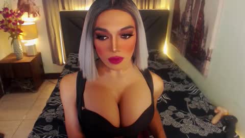 Snapshot of midnightscentxx chatting on September 2025 07:41:01 AM KATE online show from September 2025 07:41:01 AM