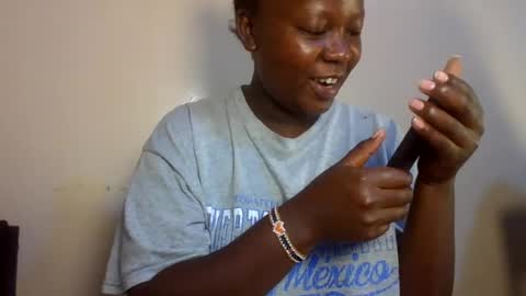 Snapshot of midnightt_curves chatting on June 2026 09:01:01 AM midnightt_curves online show from June 2026 09:01:01 AM