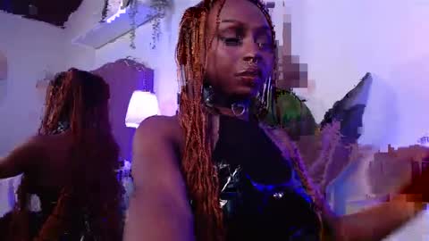 Snapshot of midnigth_bluee chatting on April 2026 04:02:02 AM . online show from April 2026 04:02:02 AM