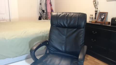 Snapshot of midsummernightsdream chatting on January 2025 07:43:01 PM MidsummerNightsDream online show from January 2025 07:43:01 PM