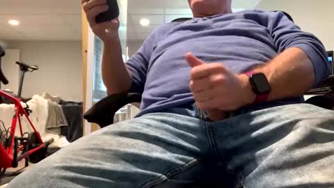 Snapshot of miggie001 chatting on November 2025 05:08:01 PM miggie001 online show from November 2025 05:08:01 PM