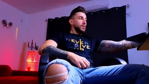 MightyAaron online show from October 2025 04:22:01 AM