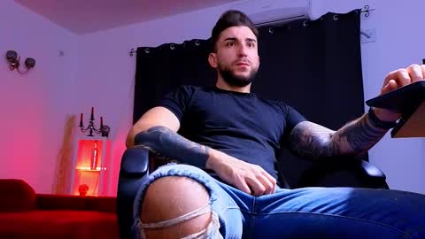 MightyAaron online show from October 2025 03:07:02 AM