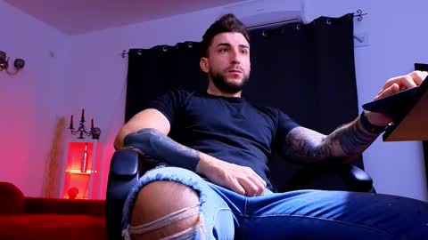 MightyAaron online show from October 2025 04:24:01 AM