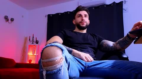 MightyAaron online show from November 2025 03:27:01 PM