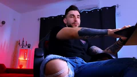 MightyAaron online show from January 2026 06:18:02 AM