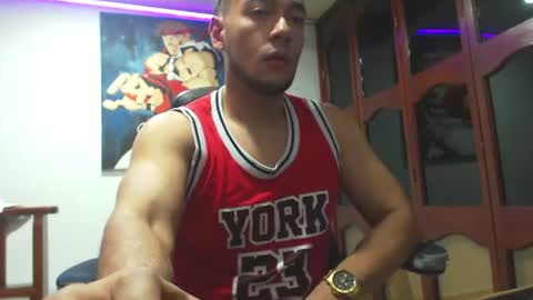 Snapshot of miguel0981 chatting on August 2026 05:43:01 AM Strong Man online show from August 2026 05:43:01 AM