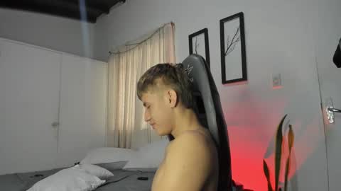 Miguel Hernandez online show from February 2025 06:37:02 PM