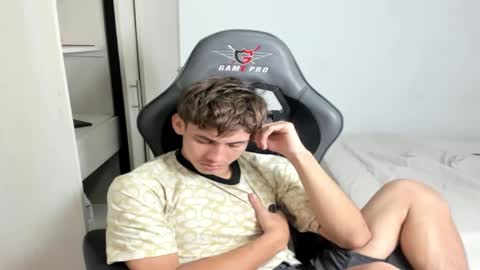 Miguel Hernandez online show from October 2025 05:42:01 PM