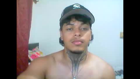 miguelvl01 online show from November 2025 07:22:02 AM