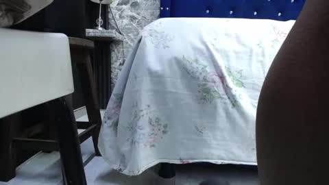 miha_califa online show from December 2025 12:00:02 PM