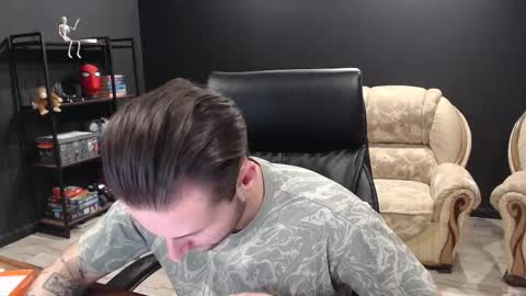 Misha Winchester online show from November 2025 10:04:02 AM