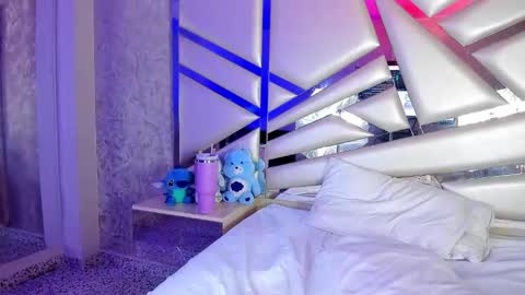 Snapshot of miia02 chatting on October 2025 03:21:02 AM MIA 3 online show from October 2025 03:21:02 AM