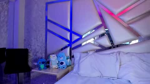 Snapshot of miia02 chatting on October 2025 03:30:01 AM MIA 3 online show from October 2025 03:30:01 AM