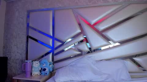 Snapshot of miia02 chatting on November 2025 03:17:01 AM MIA 3 online show from November 2025 03:17:01 AM