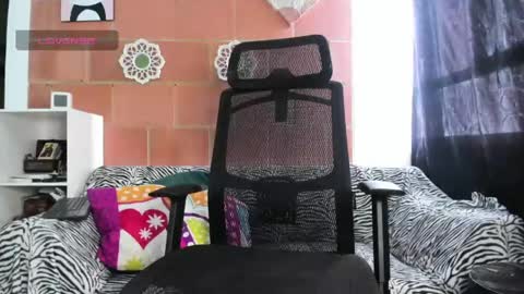 miia_lovve online show from May 2026 07:00:02 PM