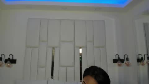 Miia Schwarz  online show from September 2025 05:46:02 PM