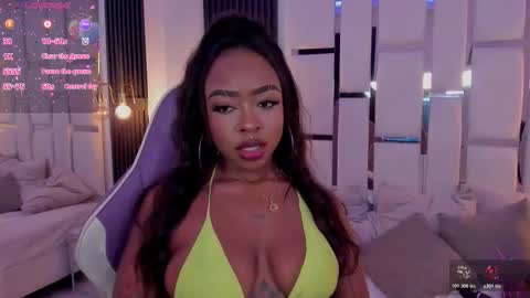 Miia Schwarz  online show from November 2025 05:40:02 AM