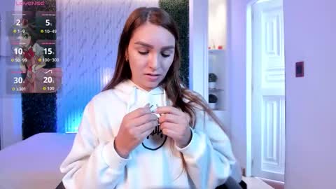 Miia 3 online show from October 2025 12:13:02 PM