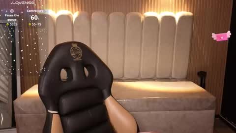 miiaa_evans1 online show from November 2025 07:38:01 PM