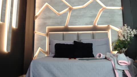 Snapshot of miistressblu chatting on March 2026 01:51:01 PM Ammy online show from March 2026 01:51:01 PM