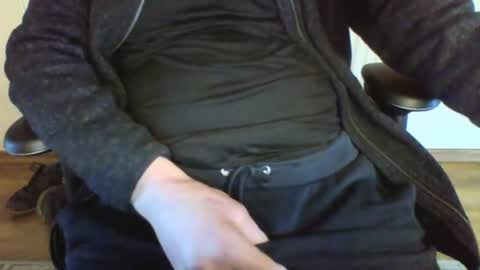 mik online show from February 2025 11:54:01 AM