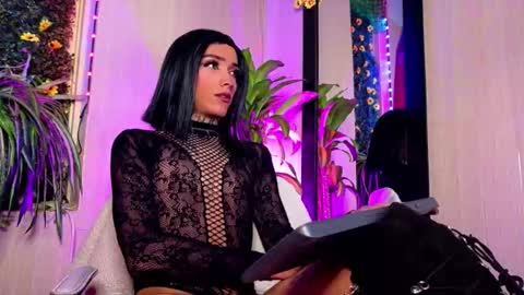 Snapshot of mikaelarangel chatting on October 2025 01:28:02 AM mikaelarangel online show from October 2025 01:28:02 AM