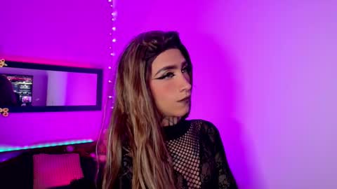 Snapshot of mikaelarangel chatting on November 2025 12:38:02 AM mikaelarangel online show from November 2025 12:38:02 AM