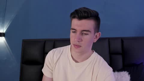 mikael online show from September 2025 04:16:02 AM