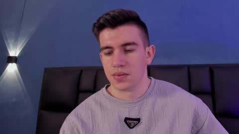 mikael online show from November 2025 05:17:01 AM