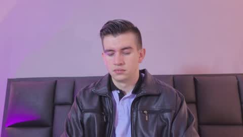 mikael online show from April 2026 04:15:01 AM