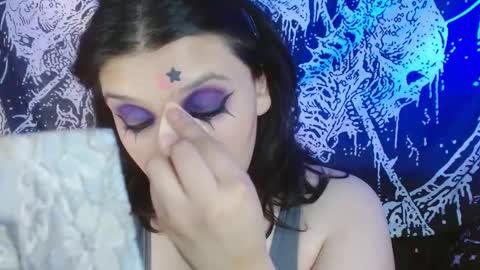 Mika online show from November 2025 09:57:02 PM