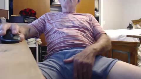 Snapshot of mike694fun chatting on November 2025 04:06:01 PM mike694fun online show from November 2025 04:06:01 PM