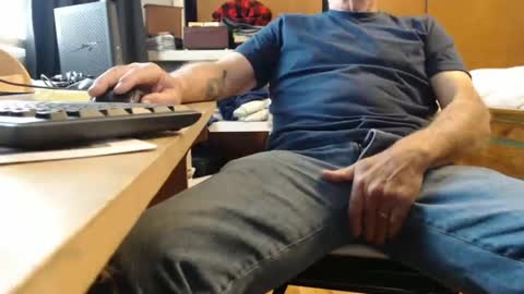 Snapshot of mike694fun chatting on November 2025 03:07:02 PM mike694fun online show from November 2025 03:07:02 PM