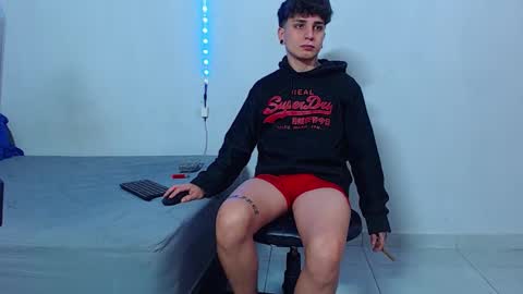 Mike IMDEPENDIENT MODEL online show from October 2025 01:34:02 PM