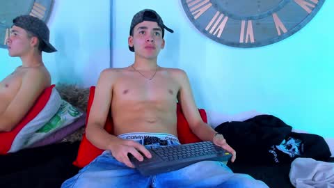 Snapshot of mike_0233 chatting on December 2024 07:13:02 AM Mike 0233 online show from December 2024 07:13:02 AM