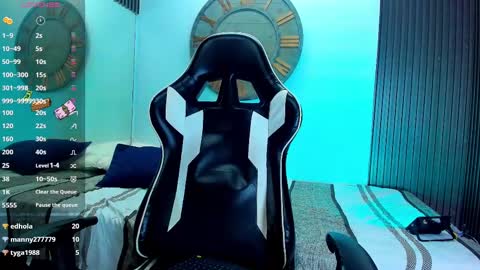 Snapshot of mike_0233 chatting on February 2025 07:12:02 AM Mike 0233 online show from February 2025 07:12:02 AM