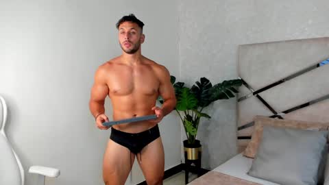 Snapshot of mike_belle chatting on December 2024 12:57:02 AM Mike Belle online show from December 2024 12:57:02 AM