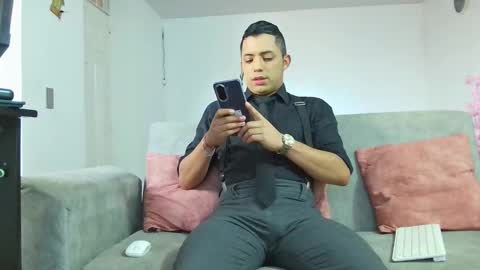 Snapshot of mike_fetish_ chatting on February 2026 12:21:01 PM Im Mike online show from February 2026 12:21:01 PM