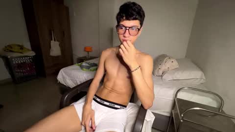 Mike Pineapple online show from November 2025 03:50:01 AM